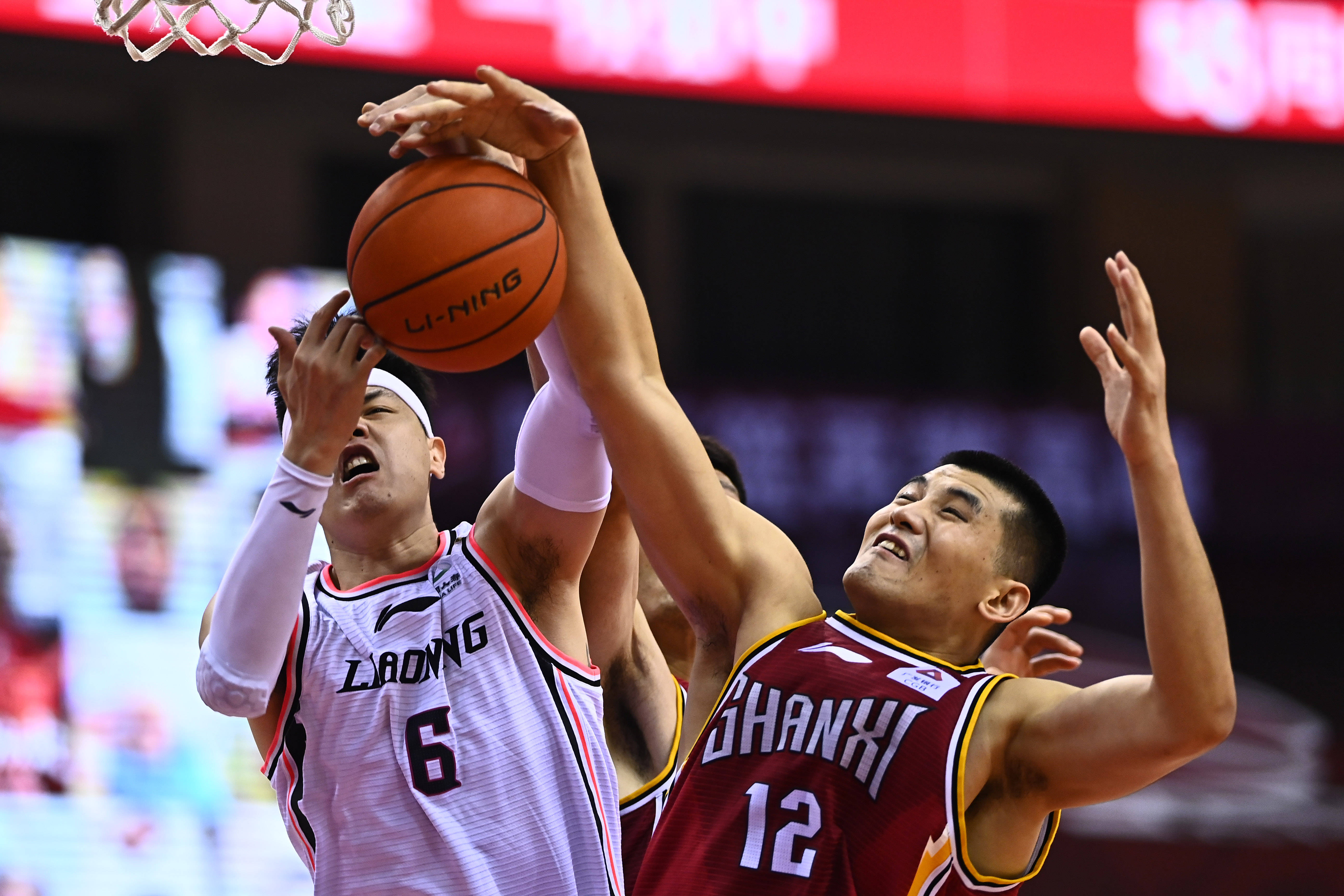 周定洋：续约与否还没有尘埃落地，有结果了会告诉大家（周定洋：续约仍未最终确定，结果出炉会第一时间告知大家）