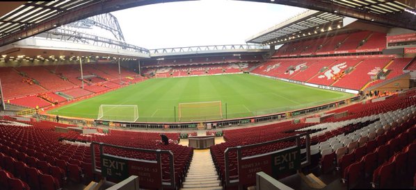 澳超半场：双方后防线均表现出色，惠灵顿凤凰暂0-0喷气机（澳超半场：双方防线稳固，惠灵顿凤凰与喷气机暂0-0）