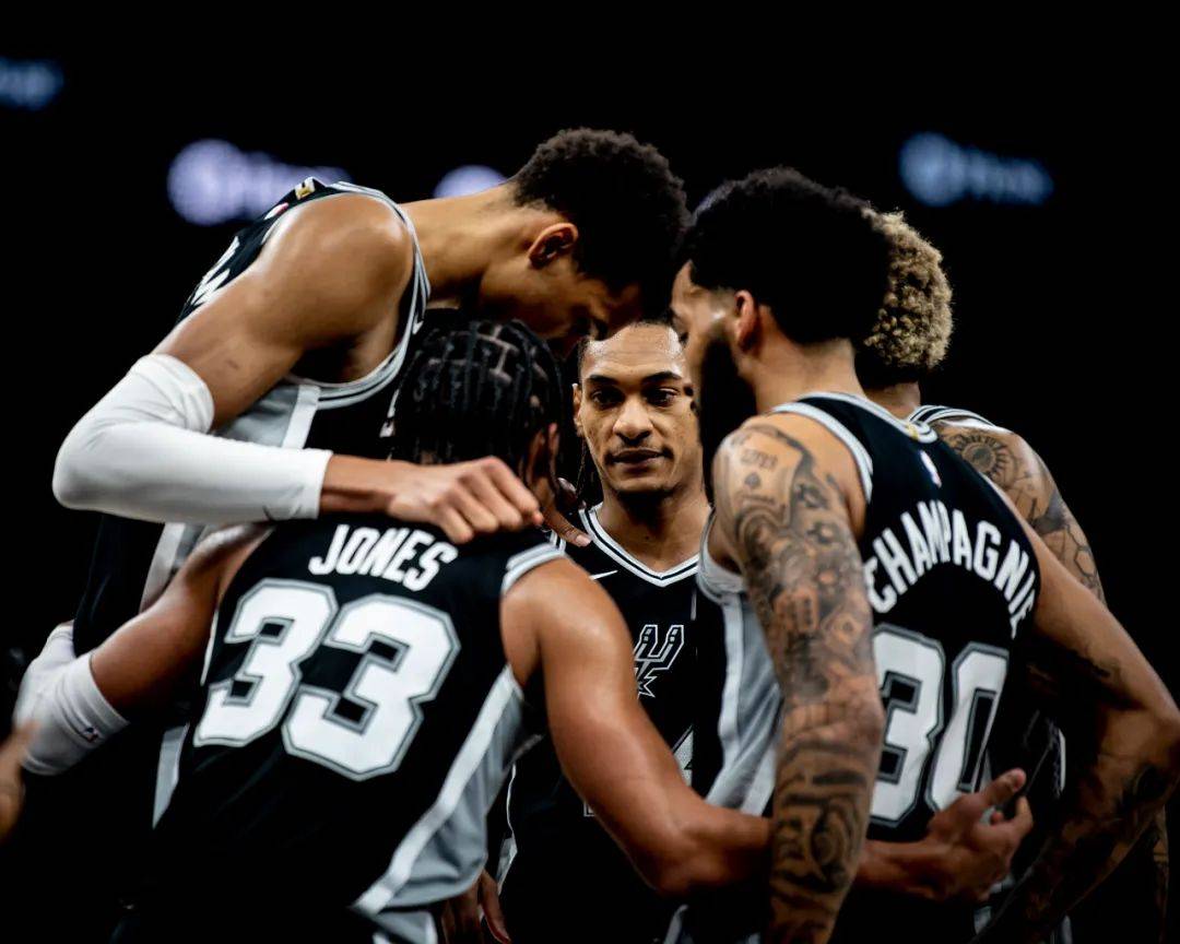 埃斯特雷马杜拉总监：很高兴抽到塞维，将会共同向雷耶斯致敬（埃斯特雷马杜拉总监：抽中塞维利亚倍感欣喜，双方将共同缅怀雷耶斯）