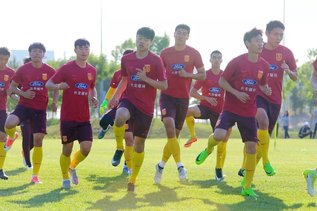 交流学习，乌兹别克斯坦U22拜访成都足协温江基地（乌兹别克斯坦U22赴成都足协温江基地交流参访）