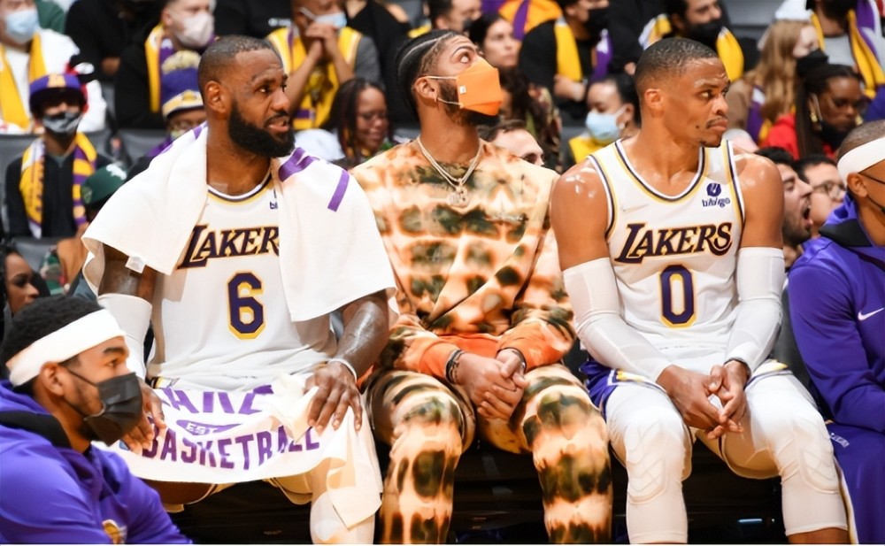 伦纳德和祖巴茨说扭转局面得靠球员！泰伦·卢：从每个人做起（伦纳德、祖巴茨称逆转关键在球员，泰伦·卢：全队从每个人做起）