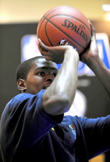 超值引援！陈林坚连续6场比赛得分上双，场均拿13分（物超所值的引援！陈林坚连续六场得分上双，场均贡献13分）