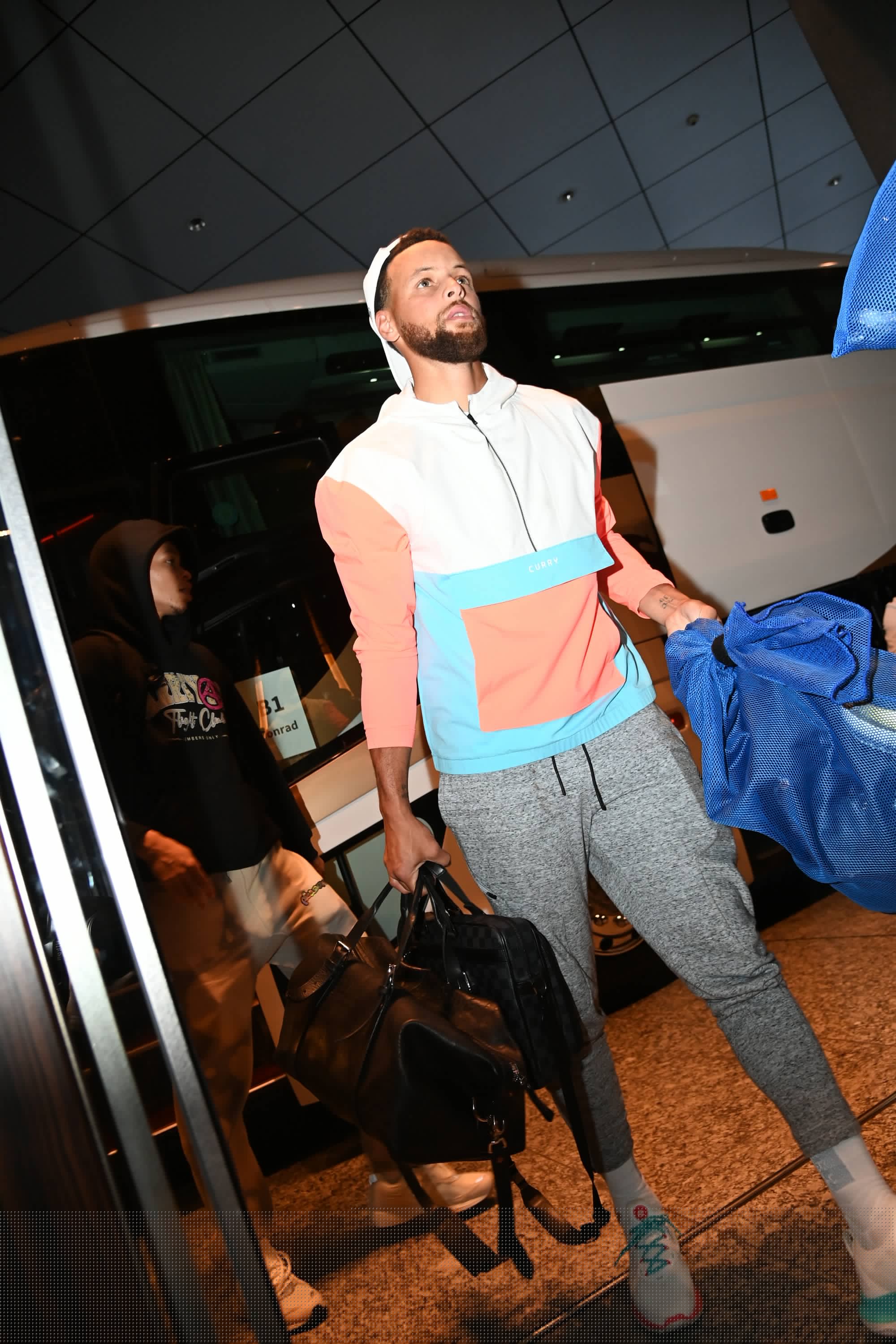 冠军成员！马祖拉：猛龙对布歇的致敬很棒 赢球对他而言最重要（马祖拉盛赞猛龙为冠军成员布歇的致敬：很精彩，他最看重的是赢球）