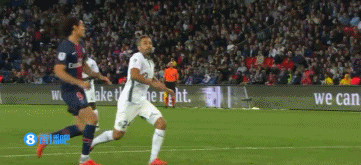 孔蒂：我们的中场只剩洛博特卡和小麦，希望不会再有人受伤（孔蒂：中场仅剩洛博特卡与小麦，盼再无伤员）