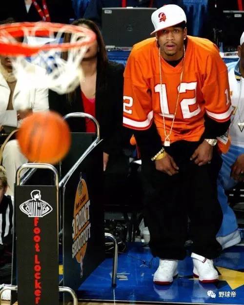 云南玉昆祝贺铜梁龙冲超：对从业余联赛起步的艰辛感同身受（云南玉昆祝贺铜梁龙冲超成功：同为业余起步，深知一路艰辛）