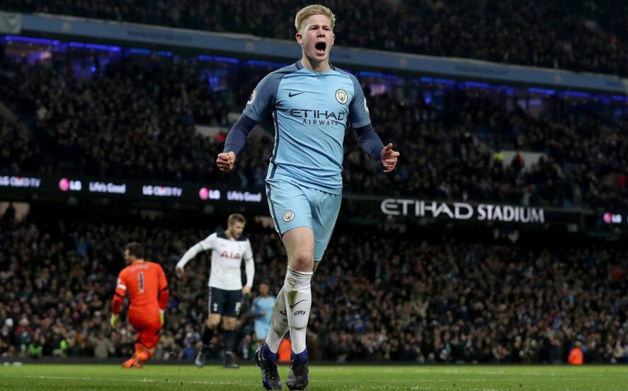 英超：曼联客场2-1击败莱斯特城（英超-曼联客场2-1战胜莱斯特城）